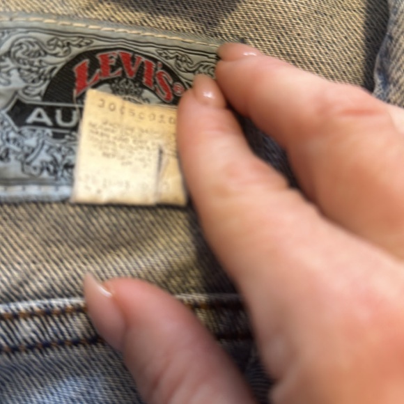 Vintage Levi’s denim jacket unisex size medium worn - Picture 6 of 6